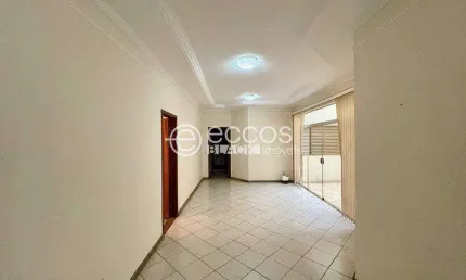 Casa à venda, 4 quartos, 2 suítes, 3 vagas, Jardim Karaíba - Uberlândia/MG