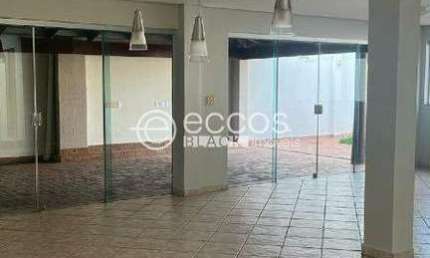 Casa para aluguel, 4 quartos, 3 suítes, 2 vagas, Jardim das Acácias - Uberlândia/MG