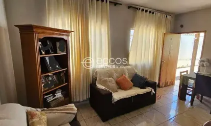 Casa à venda, 3 quartos, 1 suíte, 2 vagas, Tancredo Neves - UBERABA/MG