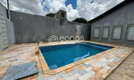 Casa à venda, 3 quartos, 1 suíte, 2 vagas, Parque São Geraldo - UBERABA/MG