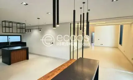 Casa em condomínio à venda, 3 quartos, 3 suítes, 2 vagas, Laranjeiras - Uberlândia/MG