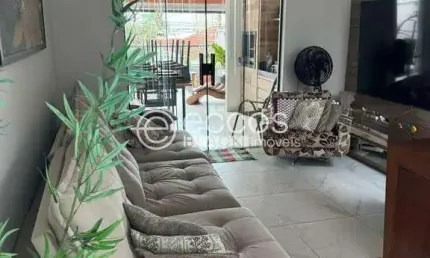 Casa à venda, 3 quartos, 1 suíte, 1 vaga, Martins - Uberlândia/MG