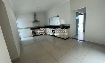 Casa à venda, 3 quartos, 1 suíte, 2 vagas, Aclimação - Uberlândia/MG