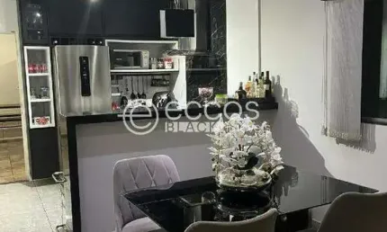 Casa à venda, 3 quartos, 1 suíte, 2 vagas, Granada - Uberlândia/MG