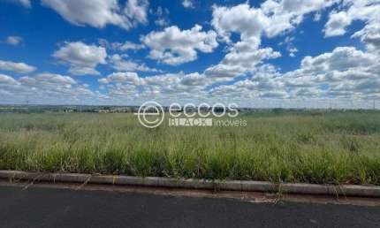 Terreno à venda na Rua Sebastião Irias de Matos, --, Shopping Park, Uberlândia
