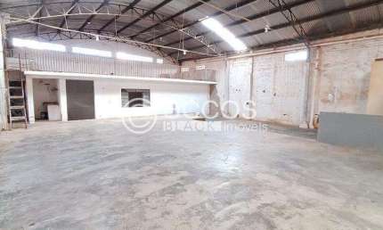 Barracão / Galpão / Depósito para alugar na Rua Dom Silvério, --, Rosário, Araguari