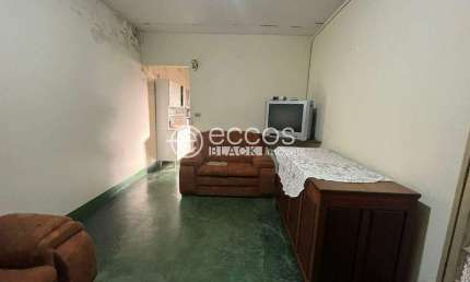 Casa à venda, 4 quartos, 1 suíte, 3 vagas, Tibery - Uberlândia/MG