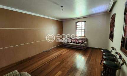 Casa à venda, 5 quartos, 2 suítes, 5 vagas, Santa Lúcia - Belo Horizonte/MG