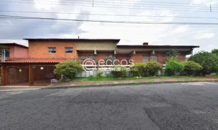 Casa à venda, 5 quartos, 3 suítes, 4 vagas, Santa Lúcia - Belo Horizonte/MG