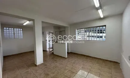 Casa à venda, 3 quartos, 1 suíte, Martins - Uberlândia/MG