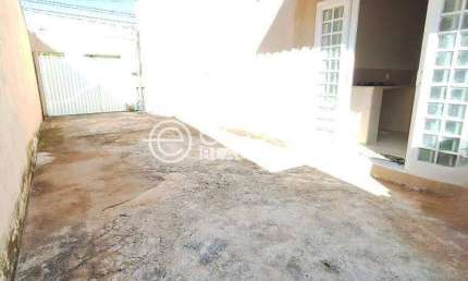 Casa para aluguel, 1 quarto, 1 suíte, 1 vaga, Portal de Fátima - ARAGUARI/MG