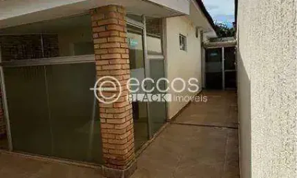 Casa para aluguel, 5 quartos, Osvaldo Rezende - Uberlândia/MG