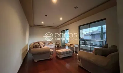 Casa à venda, 3 quartos, 1 suíte, 2 vagas, Tabajaras - Uberlândia/MG