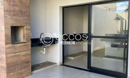 Casa à venda, 3 quartos, 1 suíte, 1 vaga, Aclimação - Uberlândia/MG