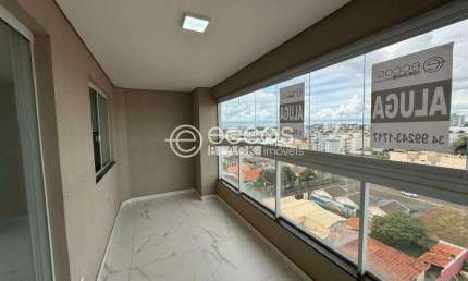 Apartamento para aluguel, 3 quartos, 1 suíte, 2 vagas, Santa Mônica - Uberlândia/MG