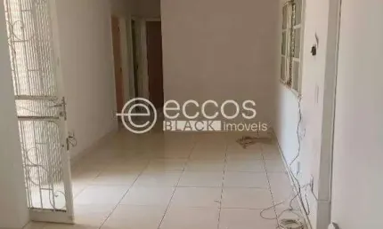 Casa para aluguel, 3 quartos, 2 suítes, 1 vaga, Jardim Finotti - Uberlândia/MG