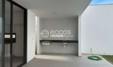 Casa para alugar na Rua Catuana, --, Jardim Karaíba, Uberlândia