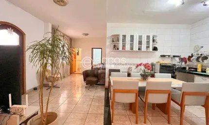 Casa à venda, 5 quartos, 1 suíte, BURITIS - Belo Horizonte/MG