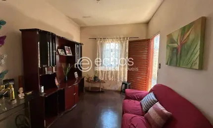 Casa à venda, 3 quartos, 2 vagas, planalto - uberlândia/mg