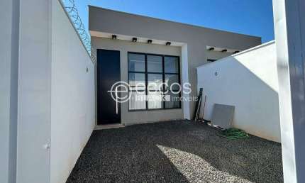 Casa à venda, 2 quartos, 1 suíte, 2 vagas, Aclimação - Uberlândia/MG