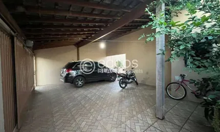 Casa à venda, 2 quartos, 1 suíte, 2 vagas, Antônia Cândida I - UBERABA/MG