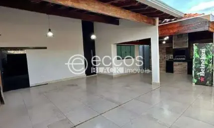 Casa à venda, 4 quartos, 2 suítes, 3 vagas, Granada - Uberlândia/MG