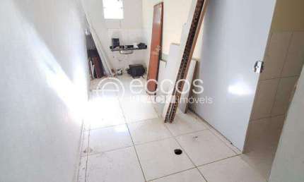Ponto comercial para alugar na Avenida Coronel Teodolino Pereira Araújo, --, Centro, Araguari