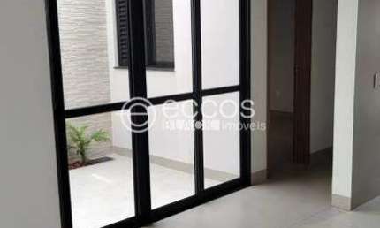 Casa à venda, 3 quartos, 1 suíte, 2 vagas, Novo Mundo - Uberlândia/MG