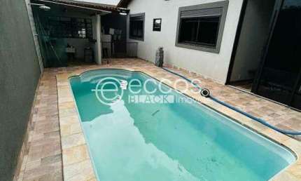 Casa à venda, 3 quartos, 3 suítes, 2 vagas, Conjunto Pontal - UBERABA/MG