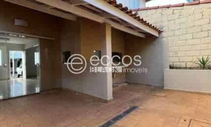 Casa em condomínio à venda, 3 quartos, 1 suíte, 2 vagas, Morada da Colina - Uberlândia/MG