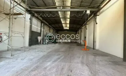 Barracão / Galpão / Depósito para alugar na Rua Tunísia, --, Tibery, Uberlândia
