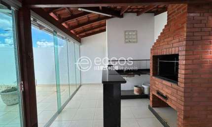 Casa à venda, 3 quartos, 1 suíte, 2 vagas, Jardim Patrícia - Uberlândia/MG