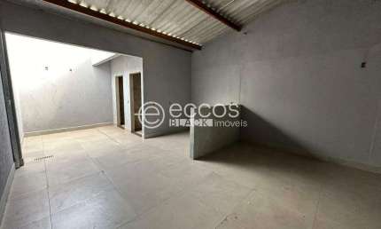 Casa à venda, 2 quartos, 1 vaga, Jardim Ipanema - Uberlândia/MG
