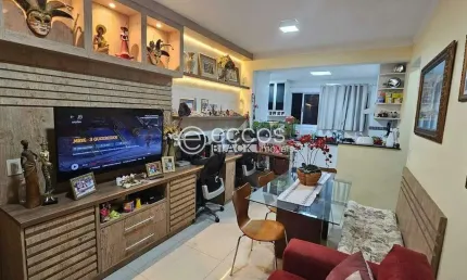 Apartamento à venda, 2 quartos, 1 suíte, 2 vagas, Santa Mônica - Uberlândia/MG