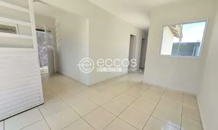 Casa à venda, 2 quartos, 3 vagas, Loteamento Residencial Pequis - Uberlândia/MG