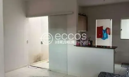 Casa à venda, 2 quartos, 2 vagas, Jardim Europa - Uberlândia/MG