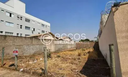 Terreno à venda na Rua Bernardo de Vasconcelos, --, Pampulha, Uberlândia