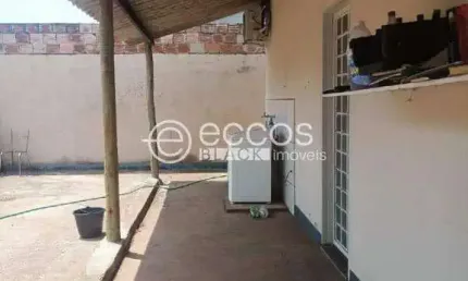 Casa à venda, 2 quartos, 1 suíte, 3 vagas, Jardim Europa - Uberlândia/MG