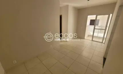 Apartamento à venda, 2 quartos, 1 suíte, 1 vaga, Alto Umuarama - Uberlândia/MG