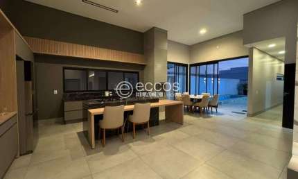 Casa em condomínio à venda, 3 quartos, 1 suíte, 2 vagas, Shopping Park - Uberlândia/MG