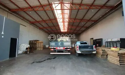 Barracão / Galpão / Depósito para alugar na Rua Mário Quintana, --, Novo Mundo, Uberlândia