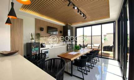 Casa em condomínio para aluguel, 3 quartos, 3 suítes, 4 vagas, Laranjeiras - Uberlândia/MG