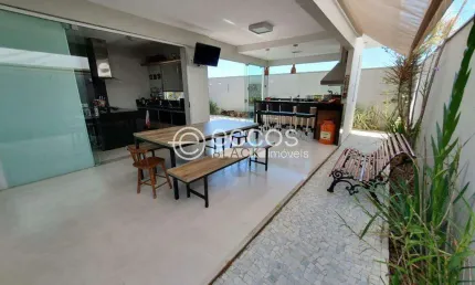 Casa em condomínio para aluguel, 3 quartos, 1 suíte, 2 vagas, Laranjeiras - Uberlândia/MG