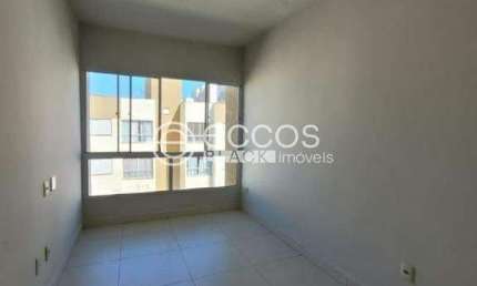 Apartamento à venda, 2 quartos, 1 suíte, 1 vaga, Jardim Holanda - Uberlândia/MG