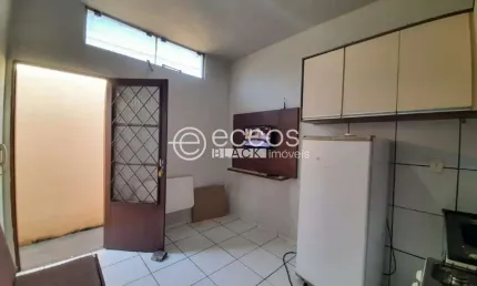 Casa para aluguel, 2 quartos, 2 suítes, Martins - Uberlândia/MG
