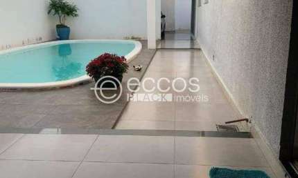 Casa à venda, 3 quartos, 1 suíte, 4 vagas, MILENIUM - ARAGUARI/MG