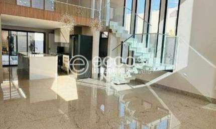 Casa em condomínio para aluguel, 3 quartos, 1 suíte, 4 vagas, Granja Marileusa - Uberlândia/MG
