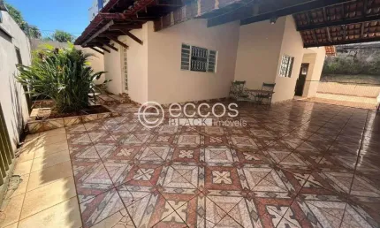 Casa para aluguel, 3 quartos, 1 suíte, 5 vagas, Morada da Colina - Uberlândia/MG