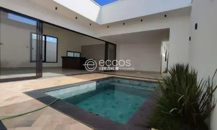 Casa à venda, 3 quartos, 3 suítes, 2 vagas, Novo Mundo - Uberlândia/MG