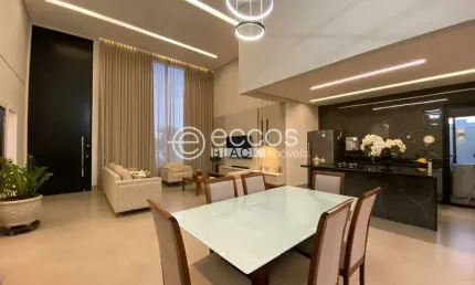 Casa em condomínio à venda, 3 quartos, 3 suítes, 2 vagas, Laranjeiras - Uberlândia/MG